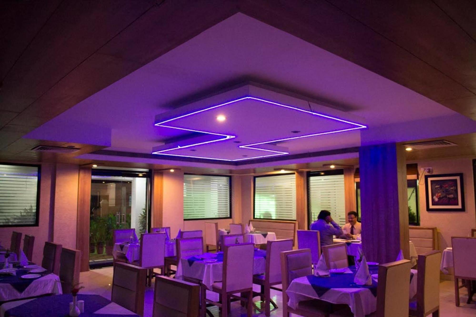 Oyo 1359 Hotel Best Inn Bhubaneswar Eksteriør bilde